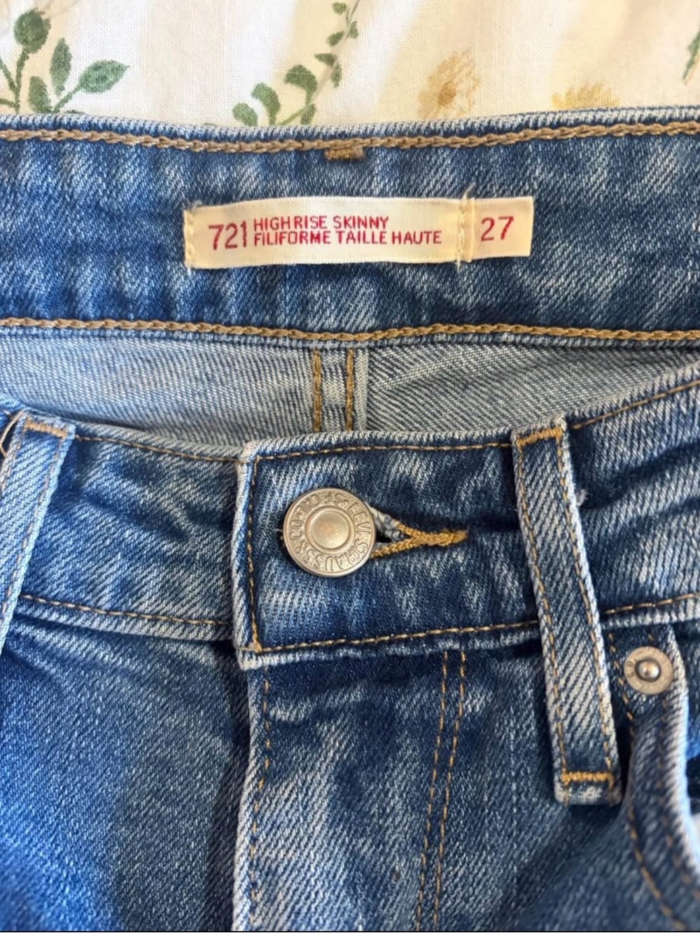 Levi's 721 High Rise Skinny Jeans - Light Blue Wash